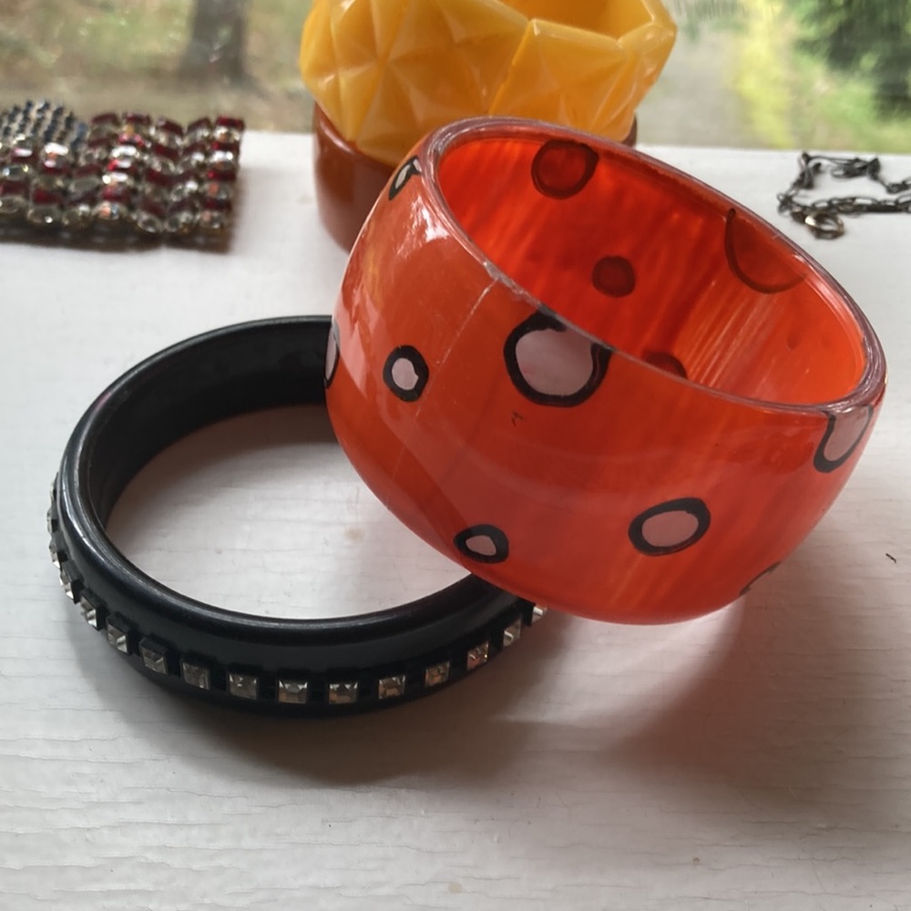 Red, black & white Polka Dot Acrylic Bangle & black celluloid rhinestone bangle